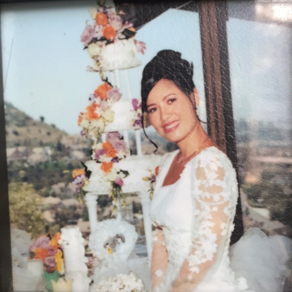 Wedding dress - Picture 6 of 8